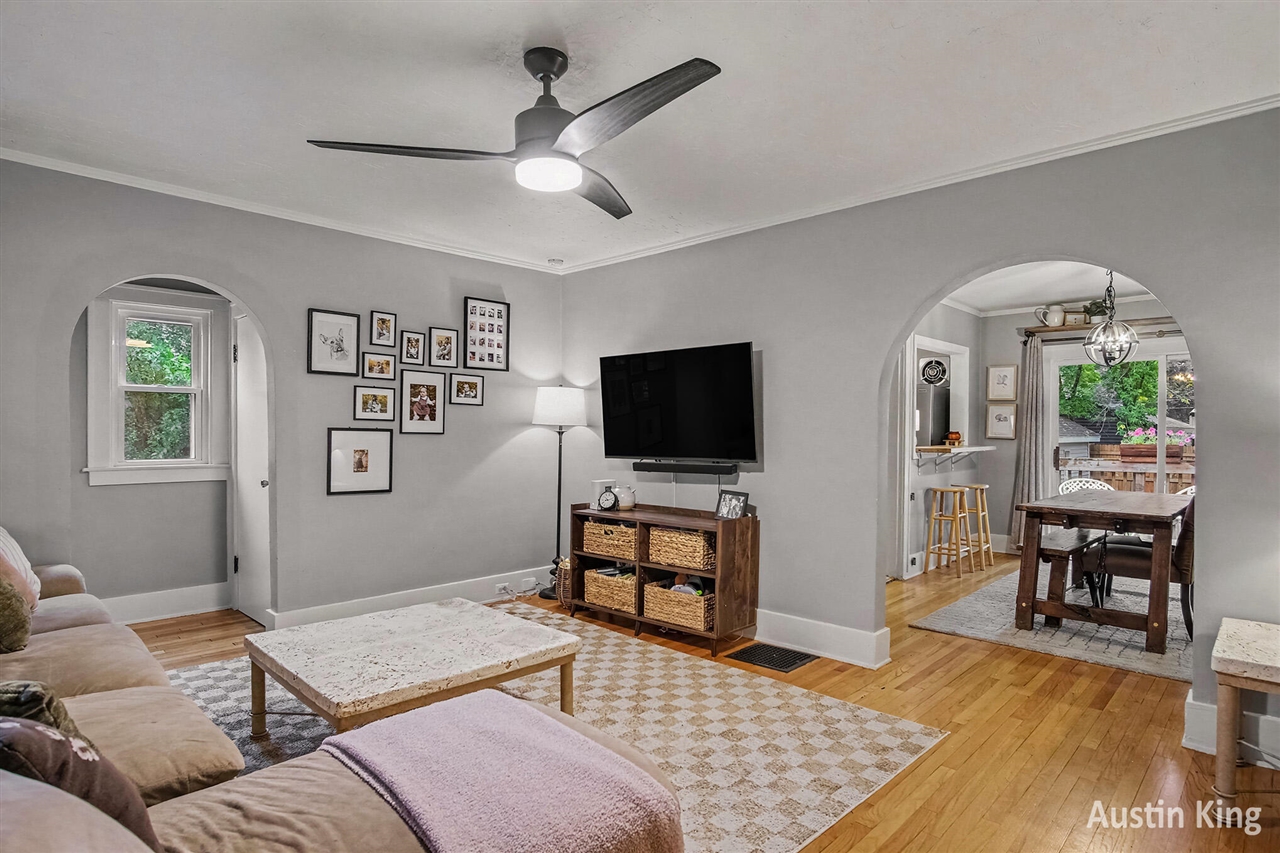 Photo 4 of Single family home for sale at 1026 Hollywood St, Grand Rapids, MI 49505 | MLS# 70561897 | Listing updated on 2026-10-07