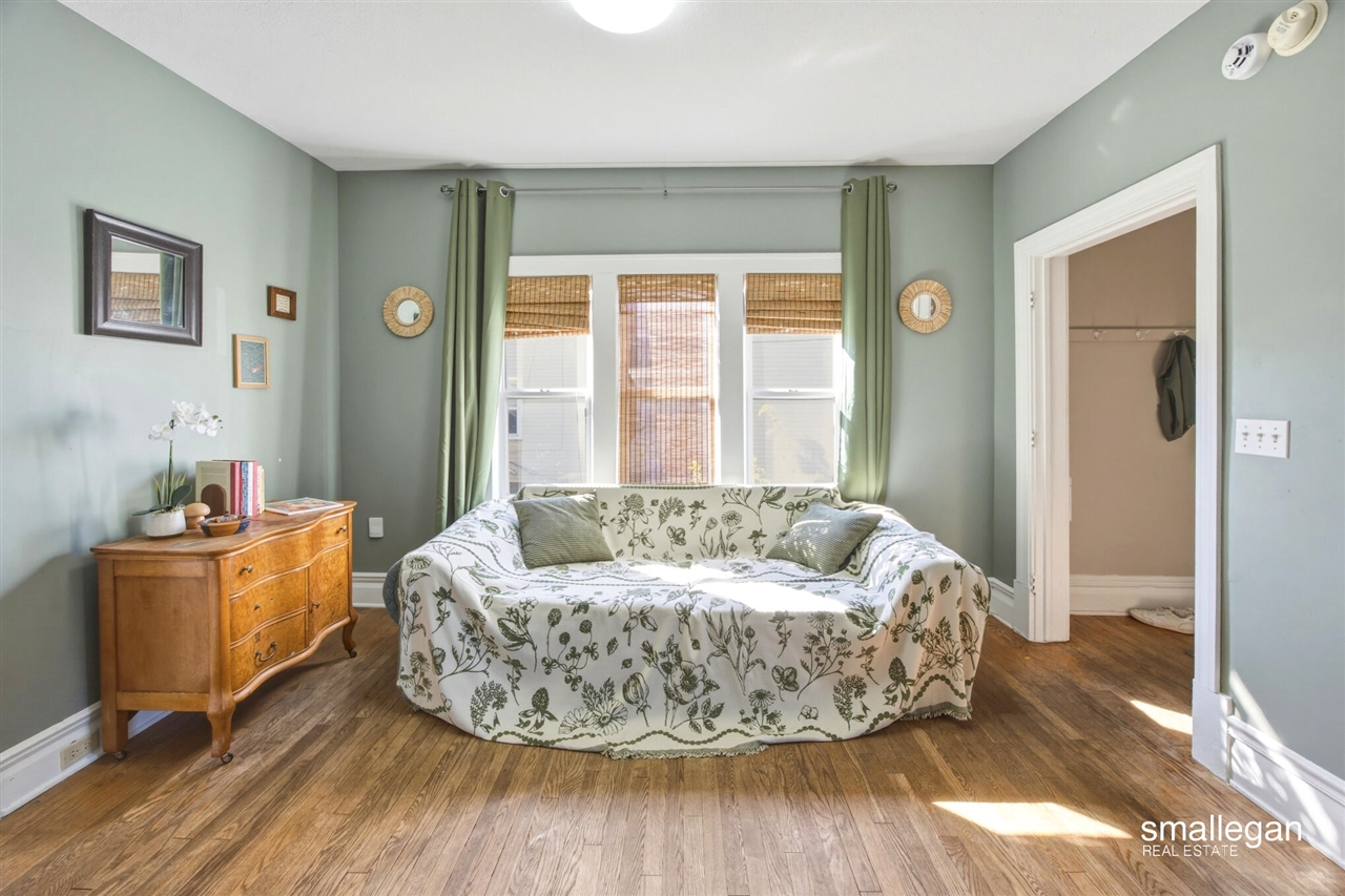 Photo 3 of Sale Pending at 550 Milwaukee Ave, Grand Rapids, MI 49504 | MLS# 70561901 | Listing updated on 2026-10-05