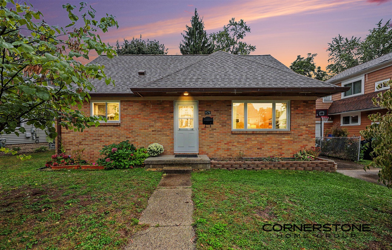 Photo 1 of Sale Pending at 874 Beechwood St, Grand Rapids, MI 49505 | MLS# 70561907 | Listing updated on 2026-10-05