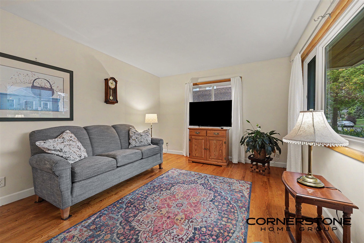 Photo 3 of Sale Pending at 874 Beechwood St, Grand Rapids, MI 49505 | MLS# 70561907 | Listing updated on 2026-10-05