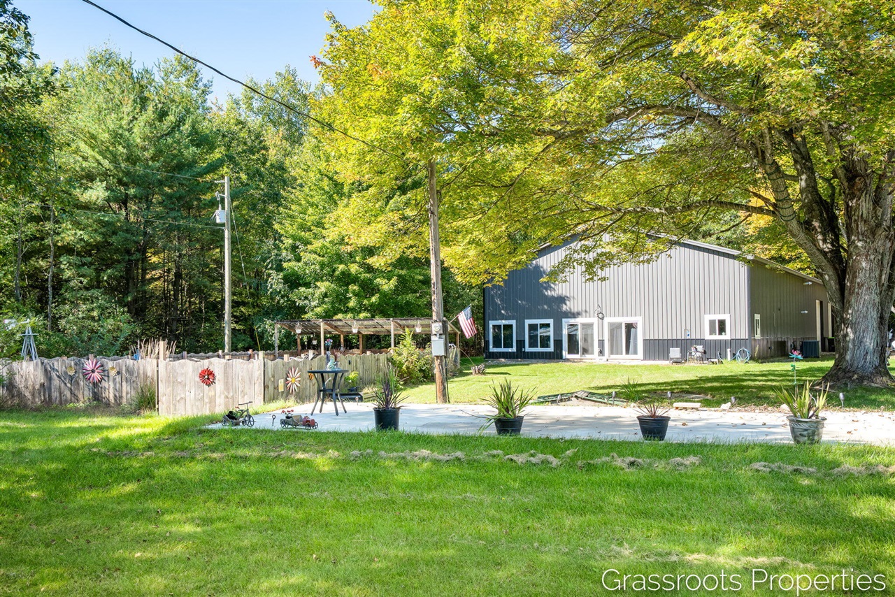 Photo 1 of Single family home for sale at 13855 Lincoln Lake Ave, Gowen, MI 49326 | MLS# 70561941 | Listing updated on 2026-10-05