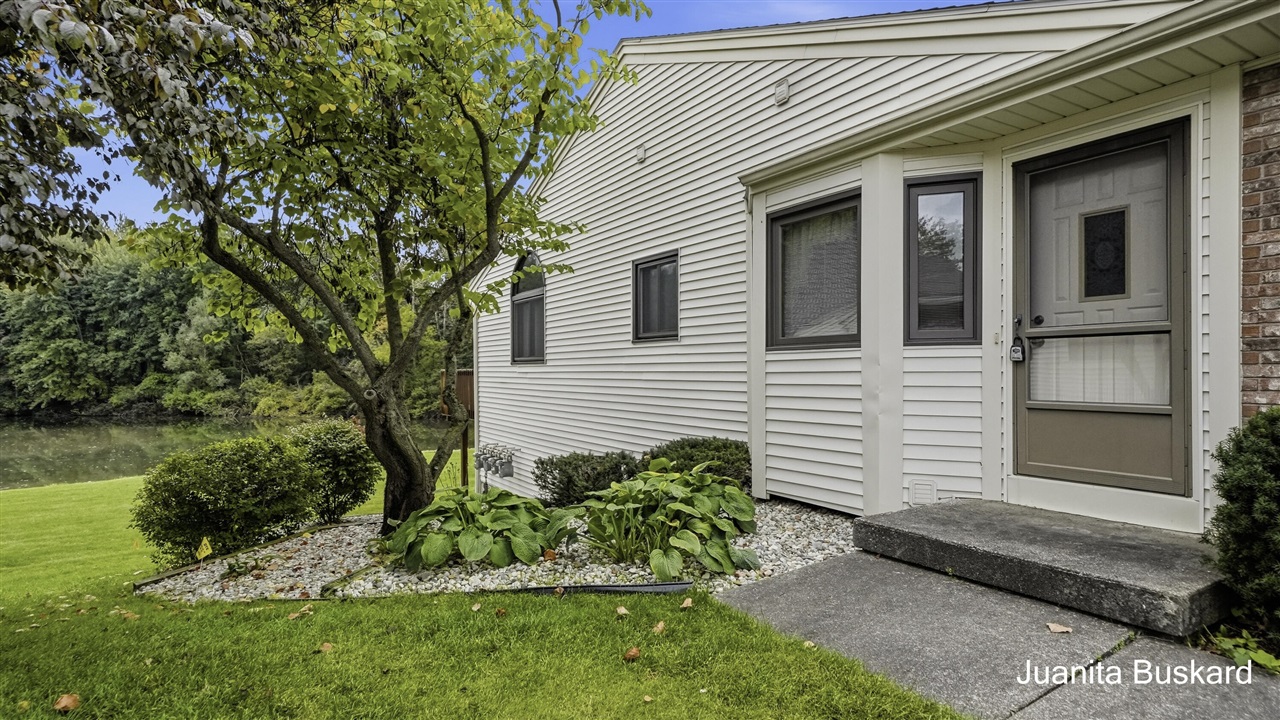 Photo 2 of Sale Pending at 1082 Amberwood W Dr #130, Byron Center, MI 49315 | MLS# 70561967 | Listing updated on 2026-10-05