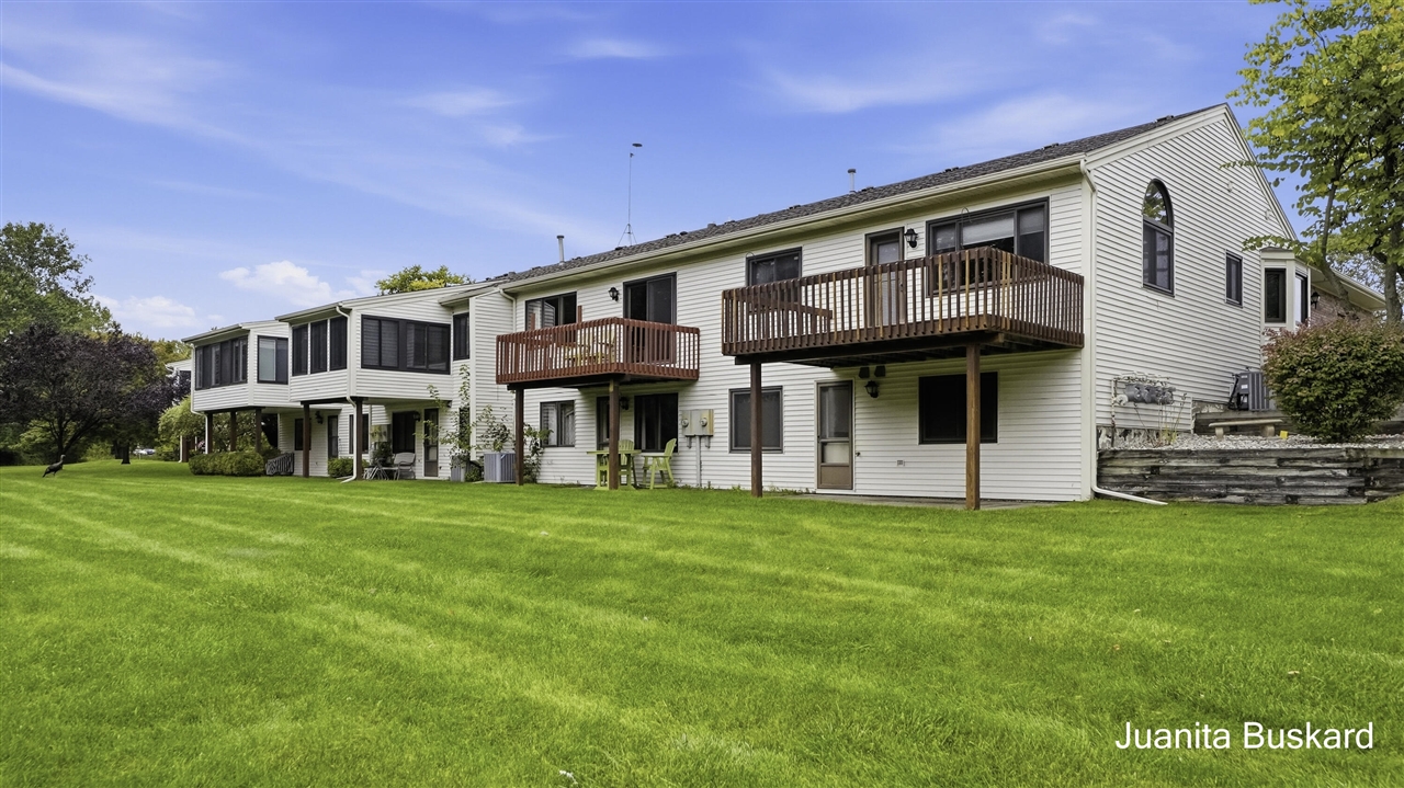Photo 3 of Sale Pending at 1082 Amberwood W Dr #130, Byron Center, MI 49315 | MLS# 70561967 | Listing updated on 2026-10-05