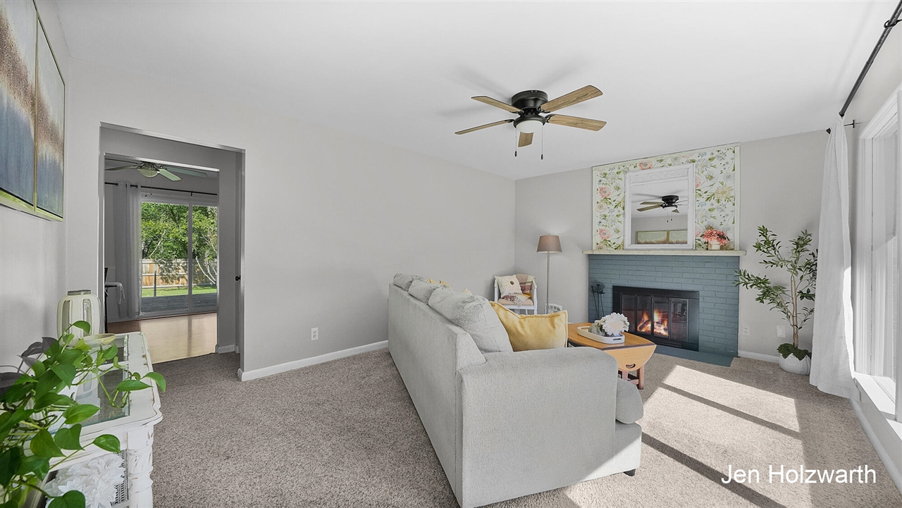 Photo 2 of Single family home for sale at 725 Parkway Dr, Grand Rapids, MI 49525 | MLS# 70561988 | Listing updated on 2026-10-05