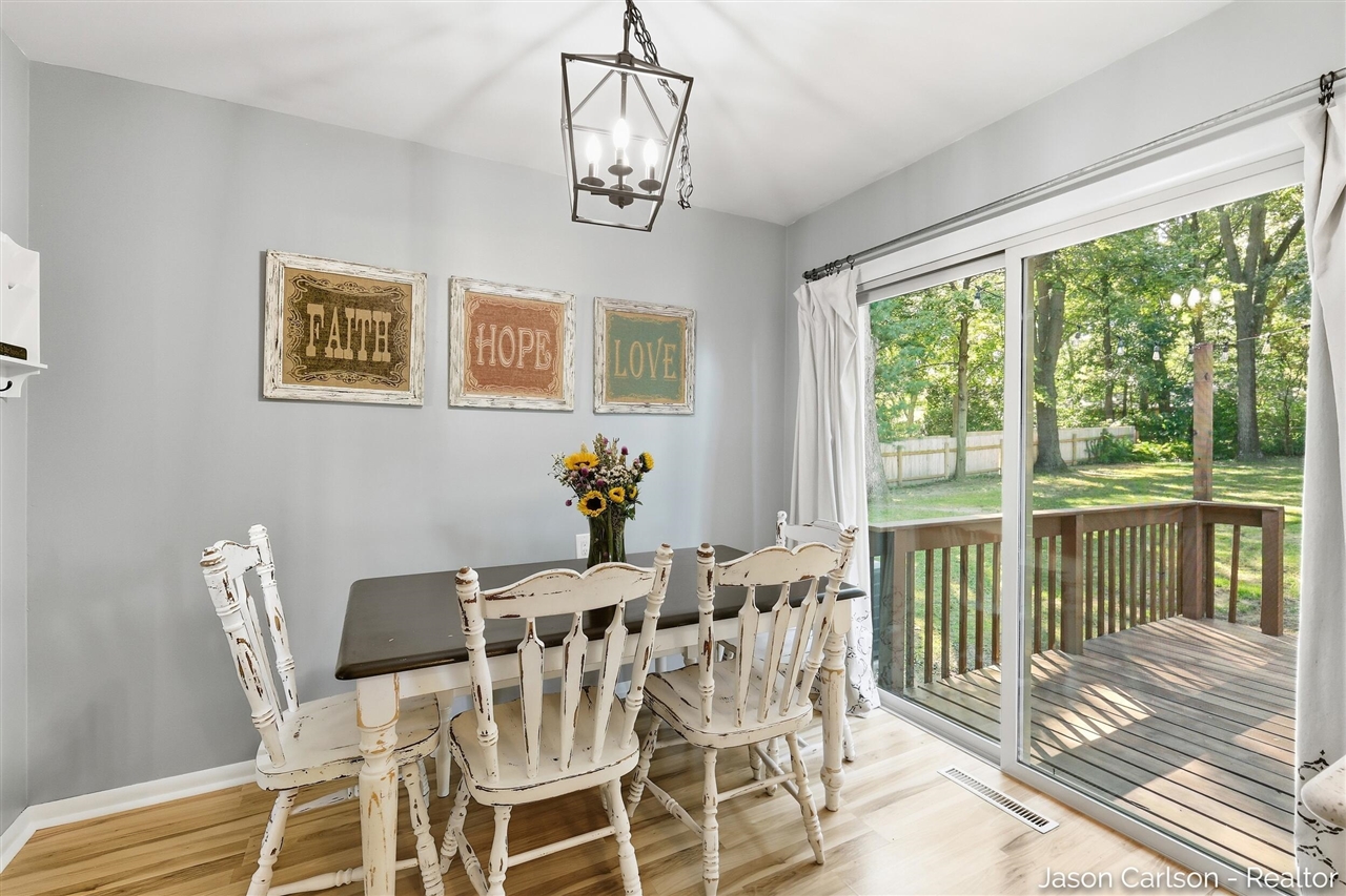 Photo 4 of Single family home for sale at 2525 Bristolwood Dr, Grand Rapids, MI 49544 | MLS# 70562017 | Listing updated on 2026-10-04