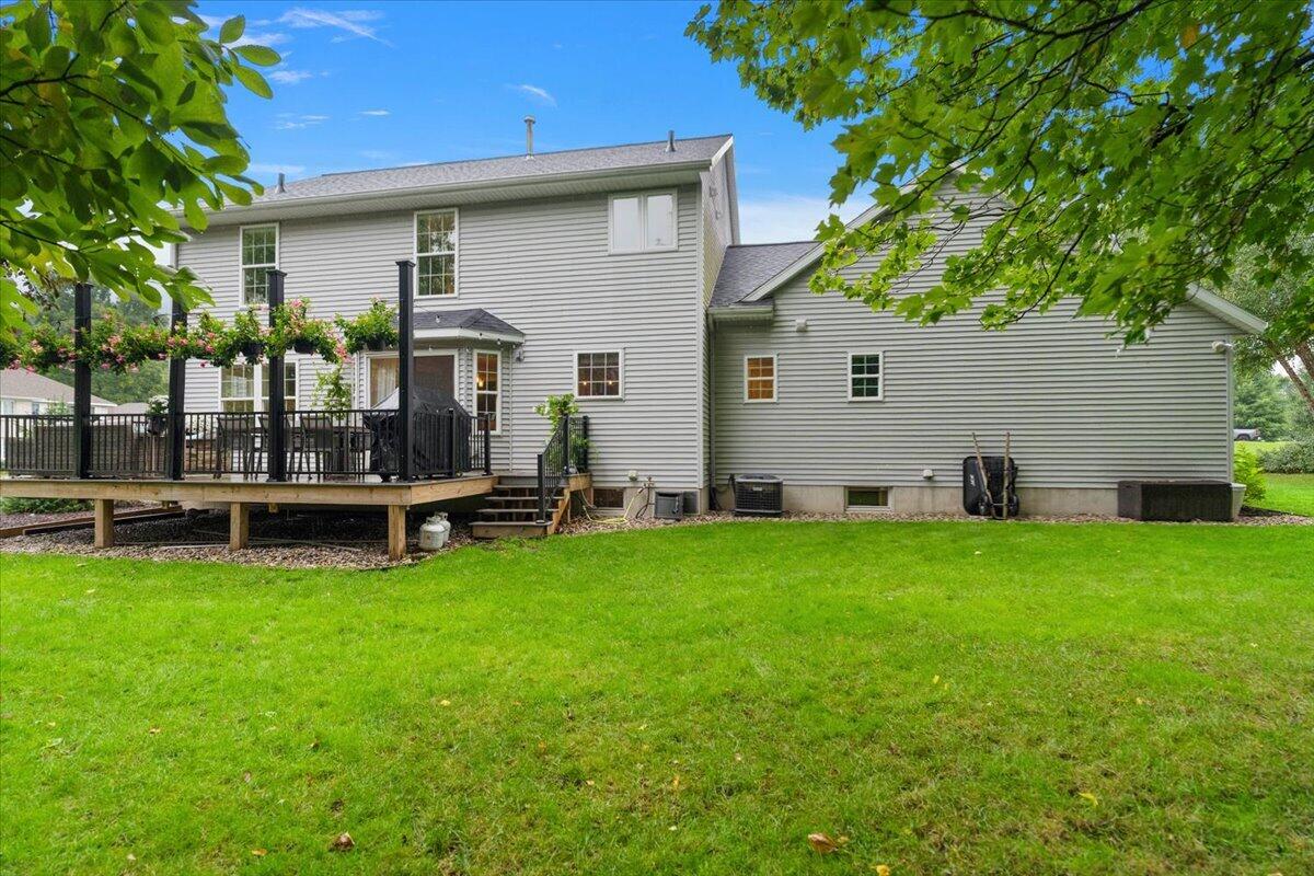 Photo 4 of Single family home for sale at 8140 Siesta Dr, Rockford, MI 49341 | MLS# 70562024 | Listing updated on 2026-10-04
