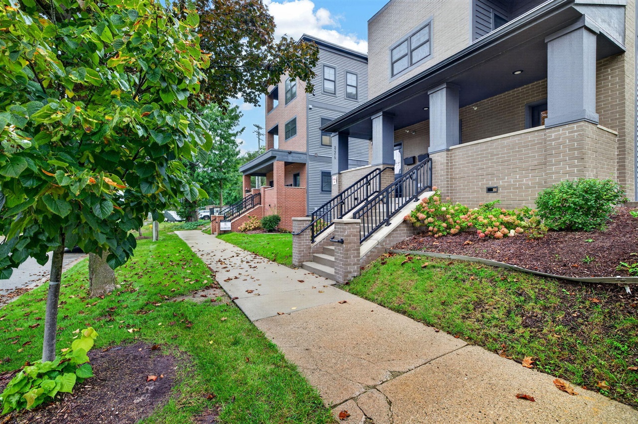 Photo 2 of Condo for sale at 826 Fairview Ave #3, Grand Rapids, MI 49503 | MLS# 70562100 | Listing updated on 2026-10-08