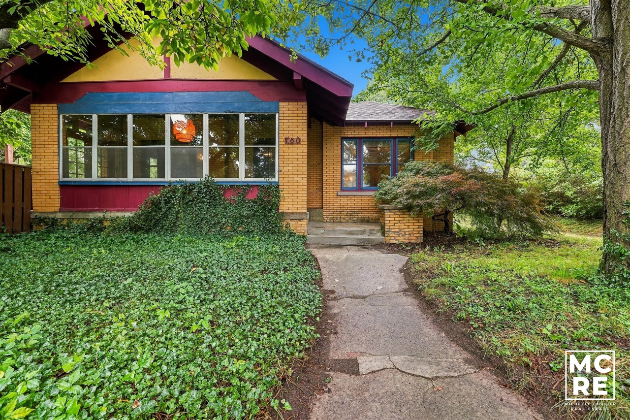 Photo 1 of Single family home for sale at 160 Burr Oak St, Grand Rapids, MI 49505 | MLS# 70562148 | Listing updated on 2026-10-02