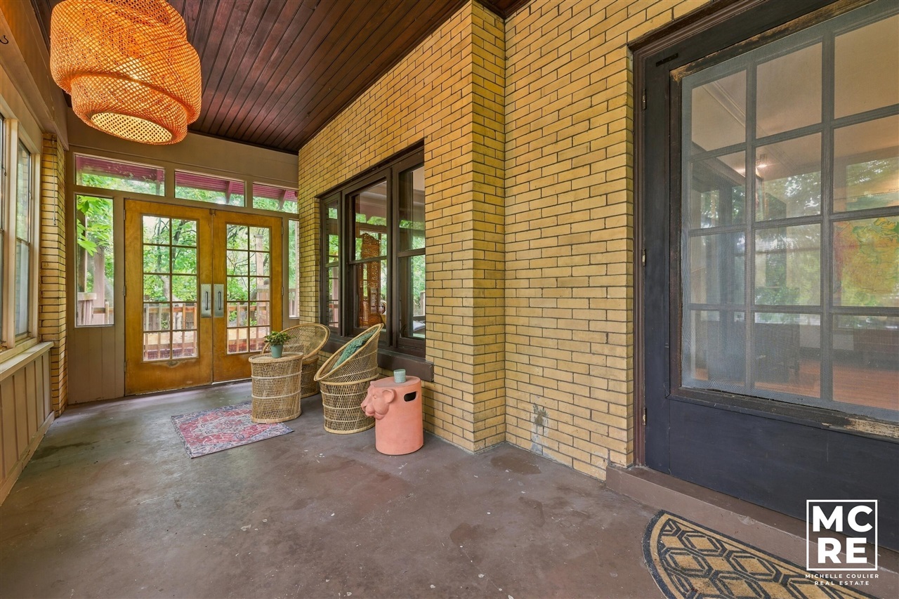 Photo 2 of Single family home for sale at 160 Burr Oak St, Grand Rapids, MI 49505 | MLS# 70562148 | Listing updated on 2026-10-02