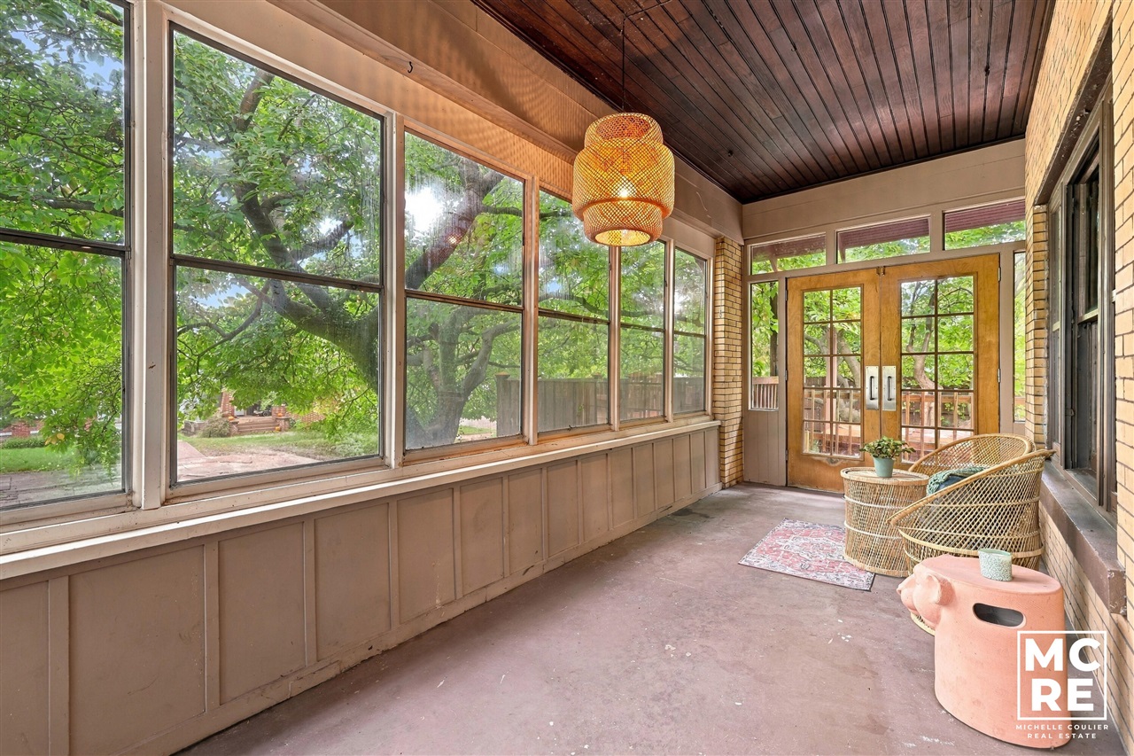 Photo 3 of Single family home for sale at 160 Burr Oak St, Grand Rapids, MI 49505 | MLS# 70562148 | Listing updated on 2026-10-02