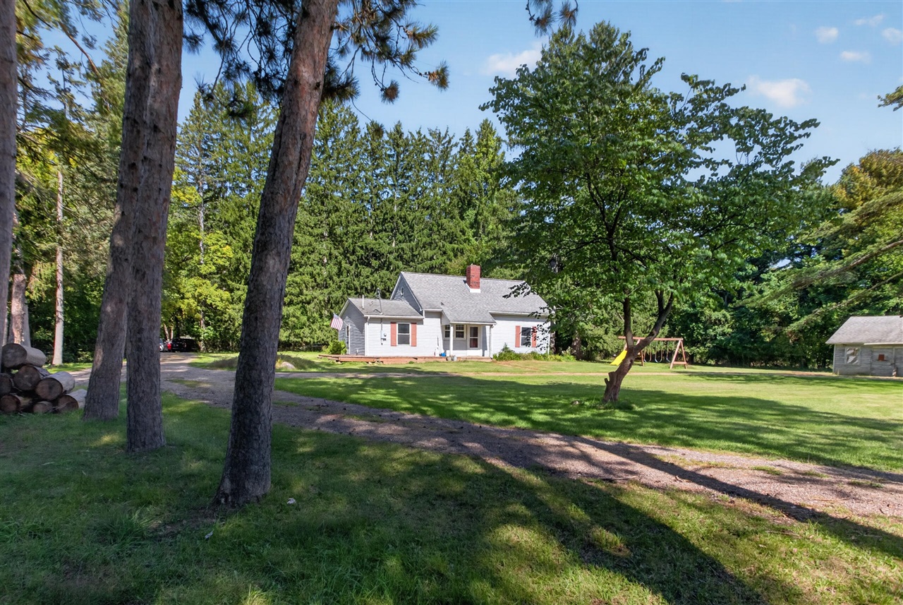 Photo 1 of Single family home for sale at 5735 Kibby Rd, Jackson, MI 49201 | MLS# 70562175 | Listing updated on 2026-10-02