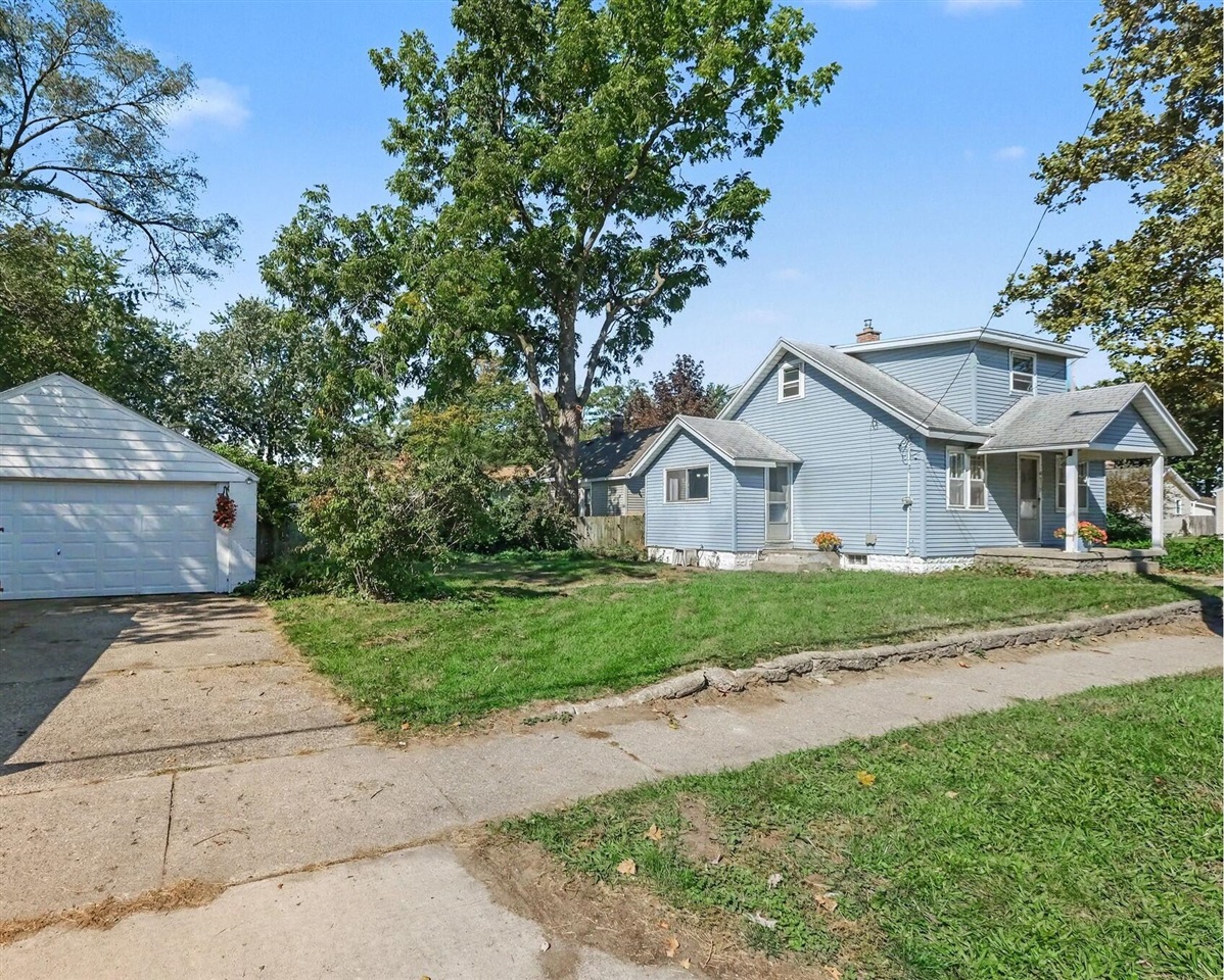 Photo 1 of Single family home for sale at 4039 Buchanan Ave, Grand Rapids, MI 49548 | MLS# 70562179 | Listing updated on 2026-10-07