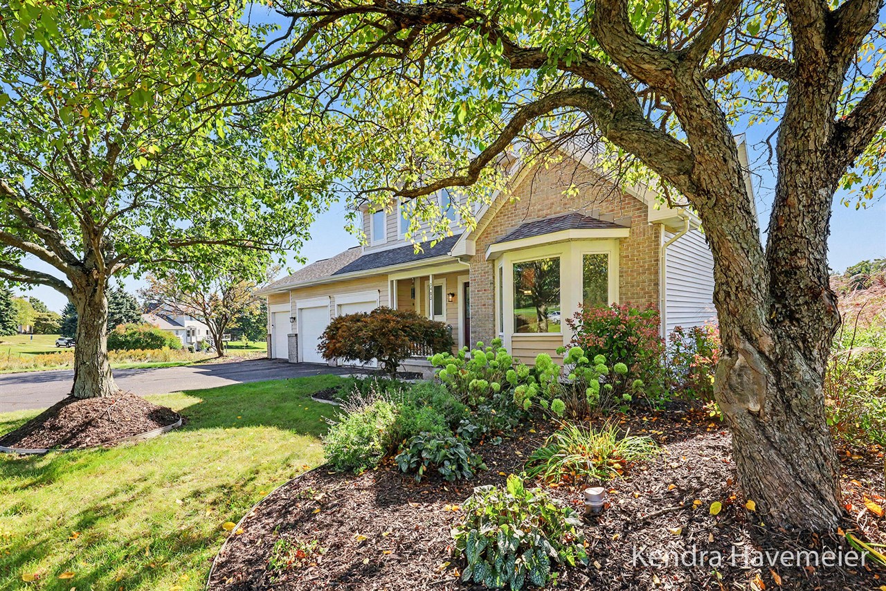 Photo 3 of Single family home for sale at 2480 Rolling Meadow Dr, Belmont, MI 49306 | MLS# 70562209 | Listing updated on 2026-10-04