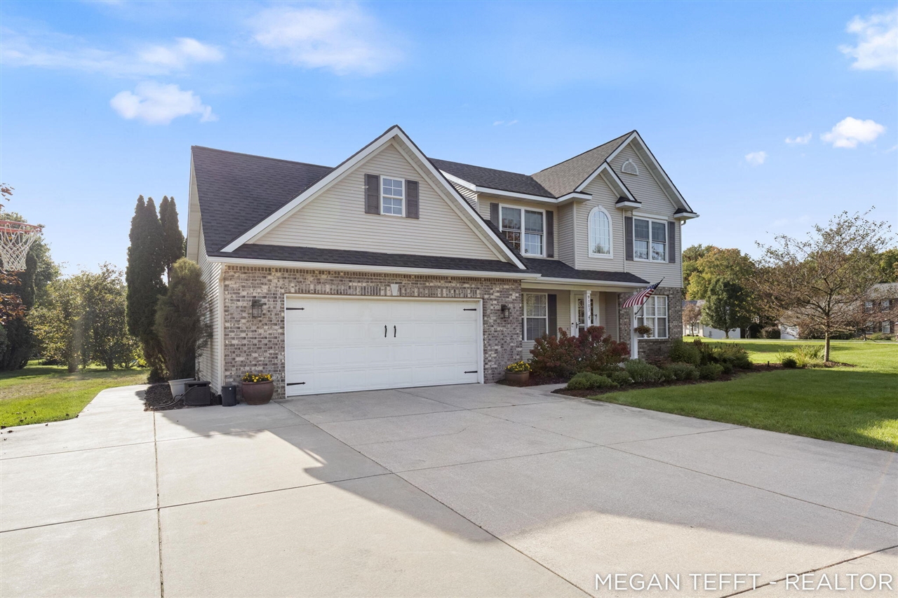 Photo 3 of Single family home for sale at 9107 Lady Lauren Dr, Rockford, MI 49341 | MLS# 70562215 | Listing updated on 2026-10-07