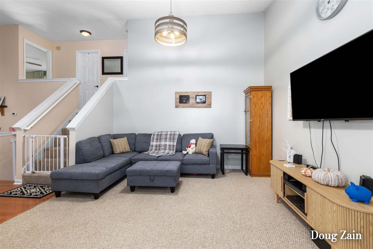 Photo 2 of Single family home for sale at 1860 Sandrel Dr, Grand Rapids, MI 49505 | MLS# 70562299 | Listing updated on 2026-10-03