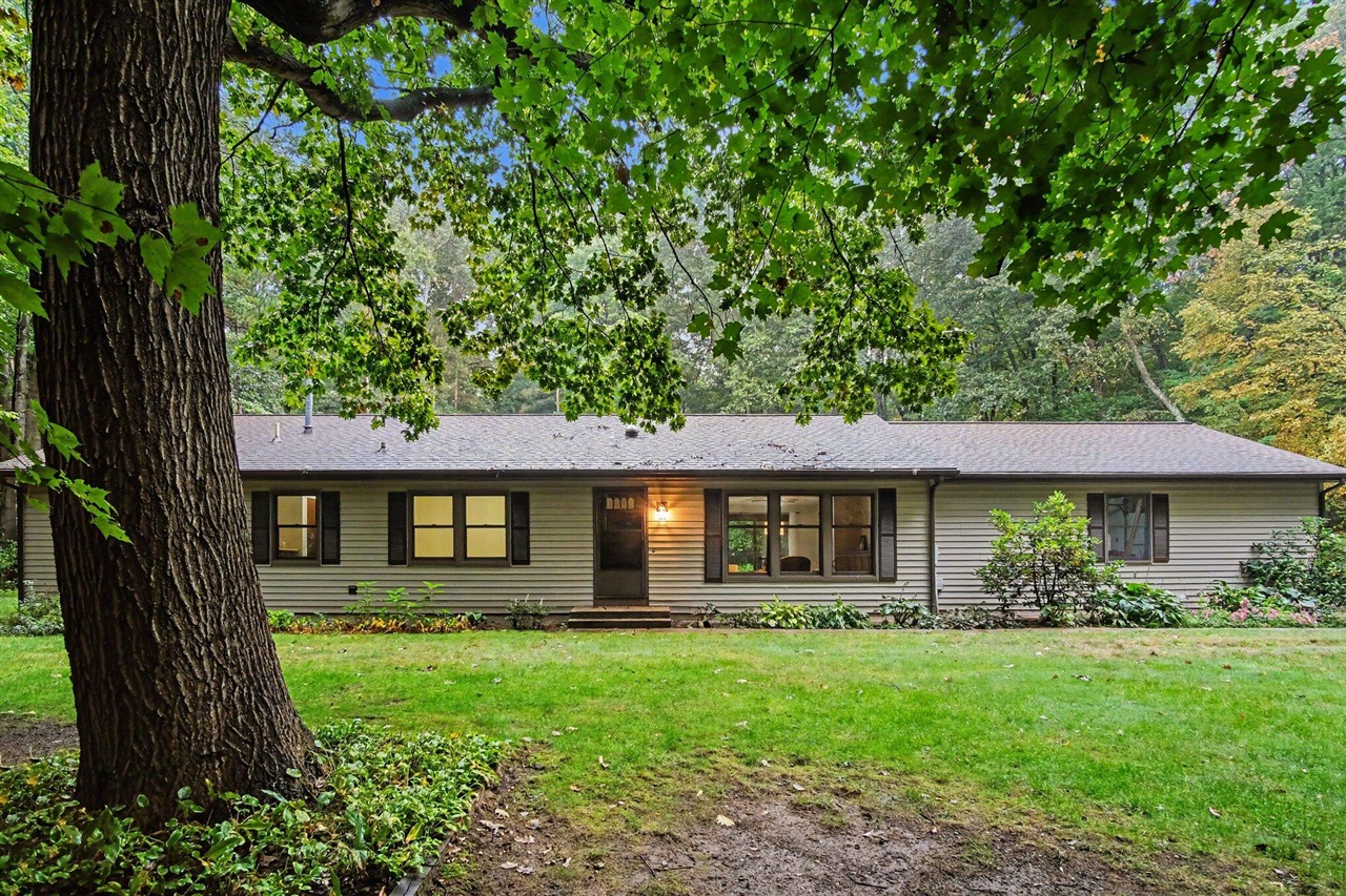 Photo 2 of Sale Pending at 2202 11 Mile Rd, Rockford, MI 49341 | MLS# 70562301 | Listing updated on 2026-10-07