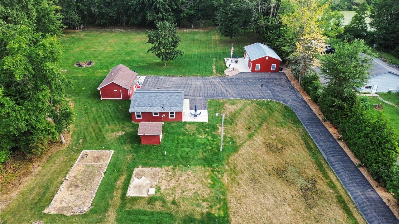 Photo 1 of Single family home for sale at 5568 Paw Lake Rd, Coloma, MI 49038 | MLS# 70562388 | Listing updated on 2026-10-07