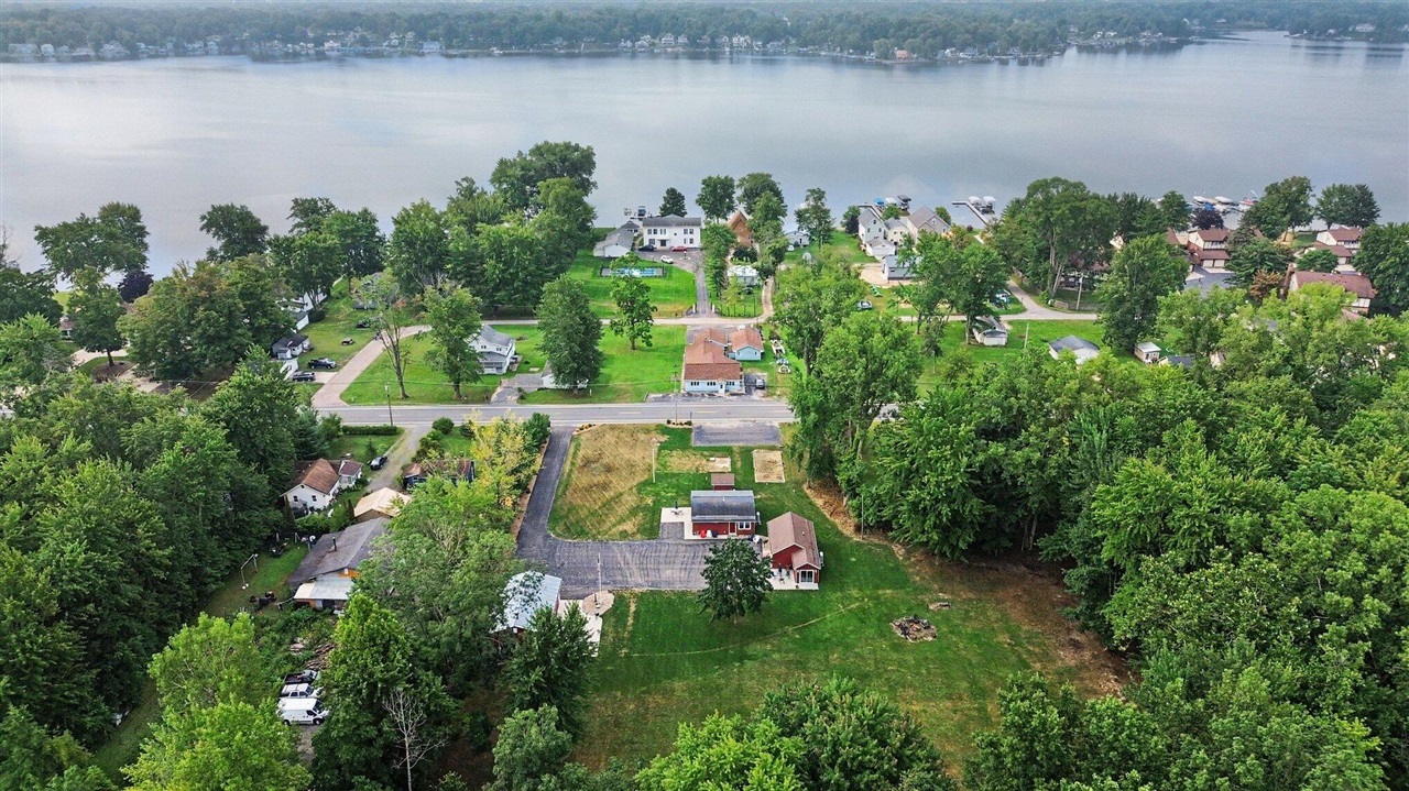 Photo 2 of Single family home for sale at 5568 Paw Lake Rd, Coloma, MI 49038 | MLS# 70562388 | Listing updated on 2026-10-07
