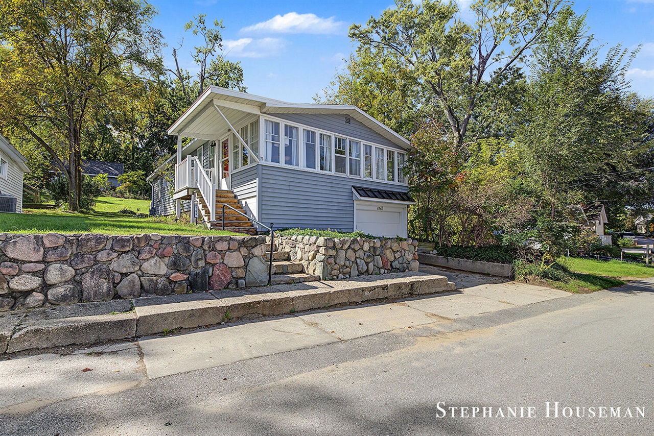 Photo 1 of Single family home for sale at 6765 Kitson Dr, Rockford, MI 49341 | MLS# 70562418 | Listing updated on 2026-10-03