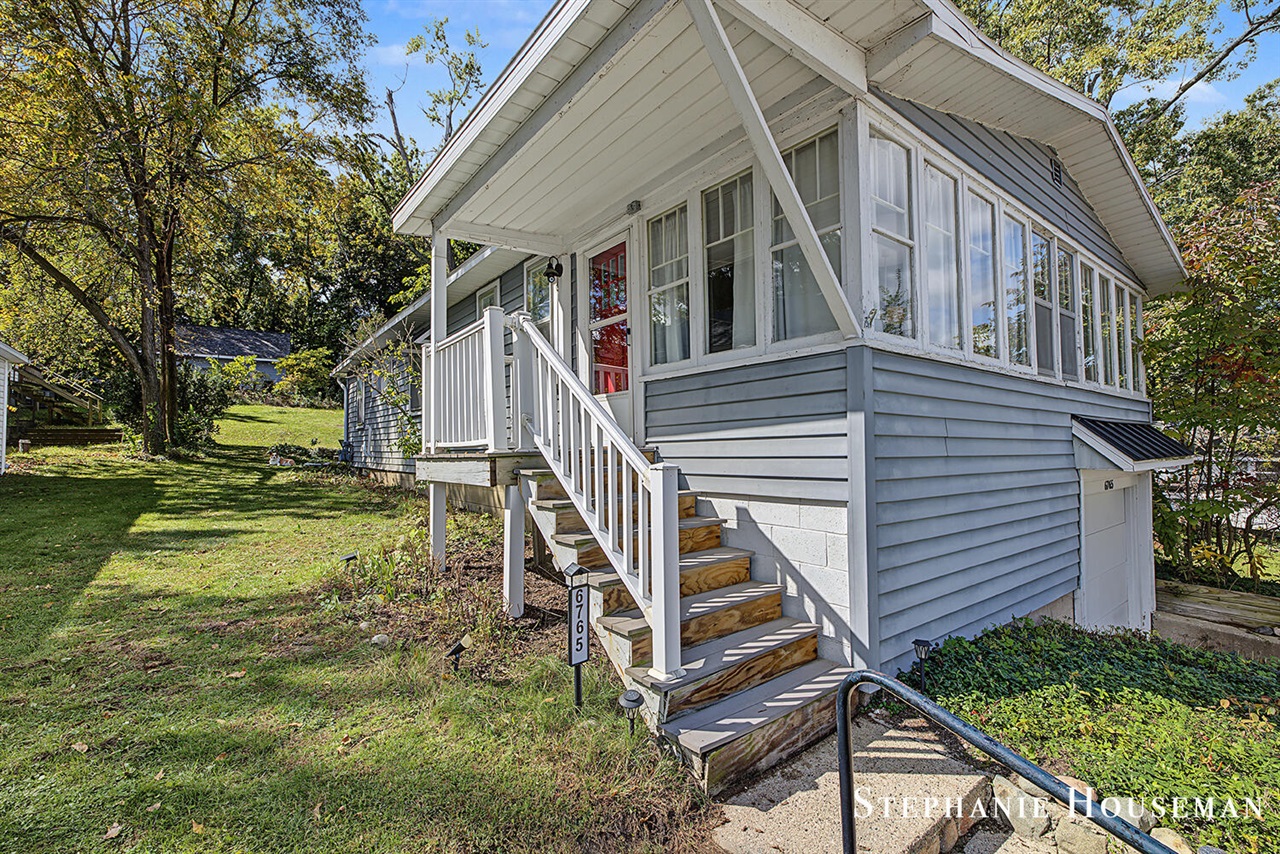 Photo 3 of Single family home for sale at 6765 Kitson Dr, Rockford, MI 49341 | MLS# 70562418 | Listing updated on 2026-10-03