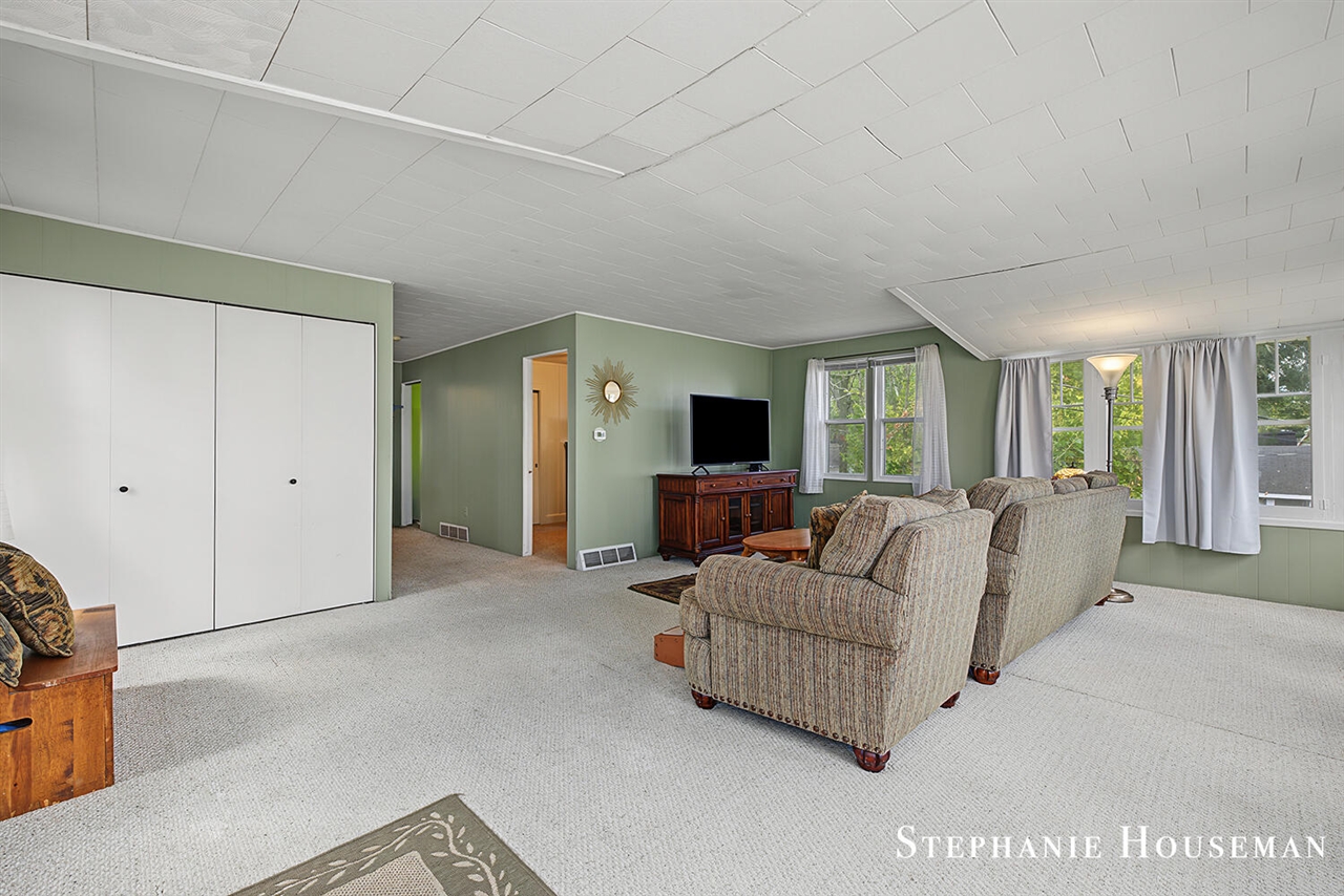 Photo 4 of Single family home for sale at 6765 Kitson Dr, Rockford, MI 49341 | MLS# 70562418 | Listing updated on 2026-10-03