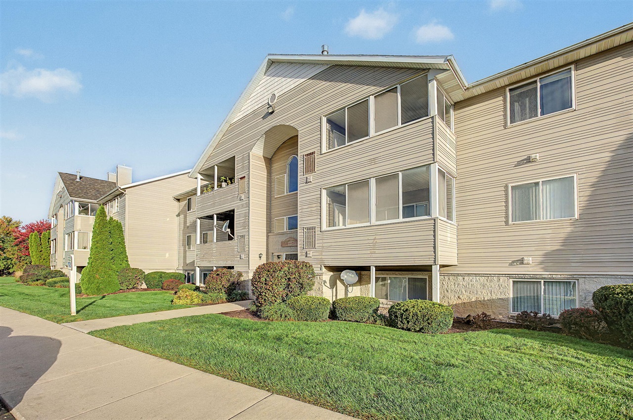 Photo 3 of Condo for sale at 8364 N Jasonville Ct, Caledonia, MI 49316 | MLS# 70562446 | Listing updated on 2026-10-05