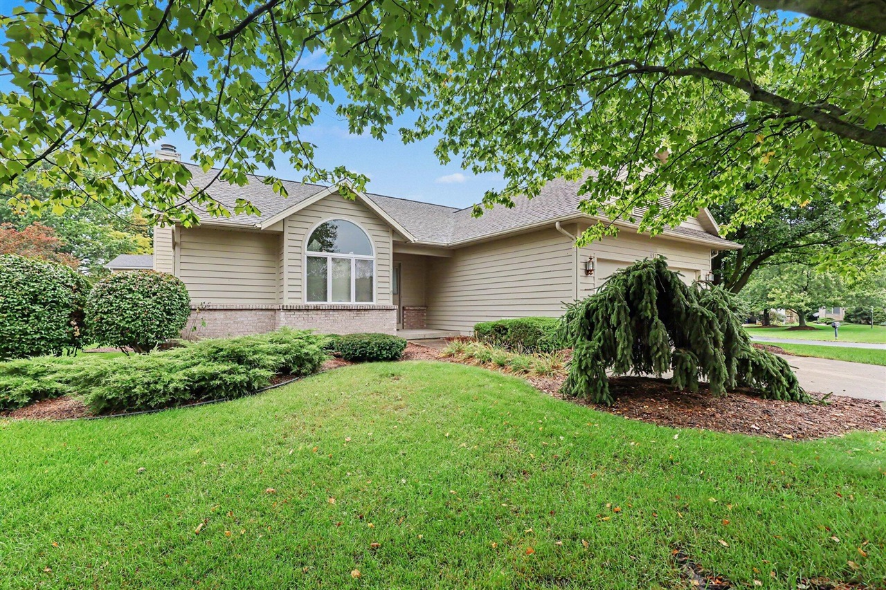 Photo 2 of Condo for sale at 6915 Fairway Vista Dr, Caledonia, MI 49316 | MLS# 70562486 | Listing updated on 2026-10-06