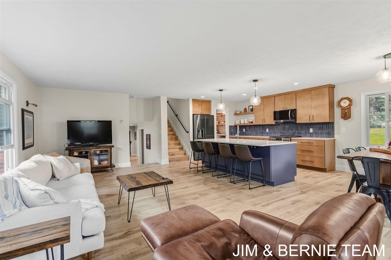 Photo 4 of Single family home for sale at 500 Greenbrier Dr, Grand Rapids, MI 49546 | MLS# 70562652 | Listing updated on 2026-10-06