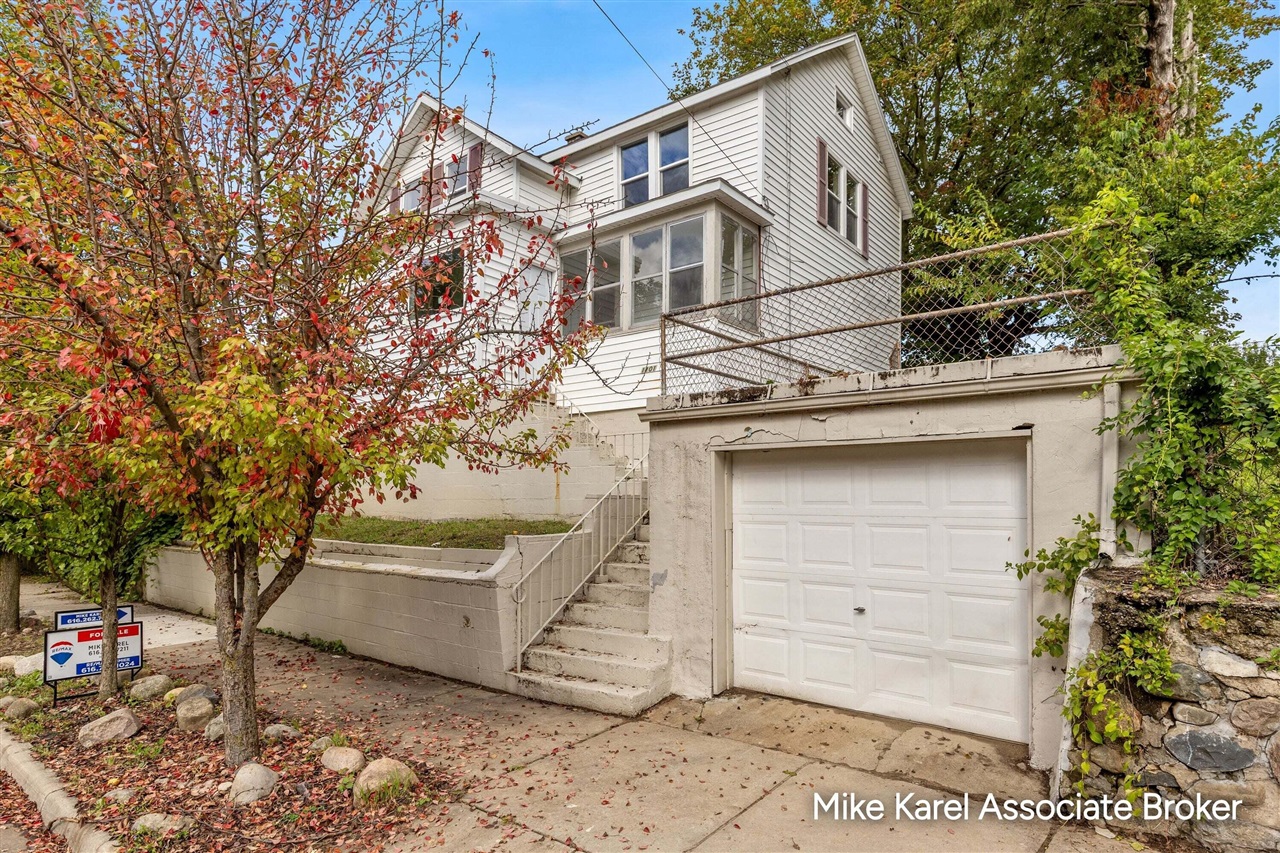 Photo 1 of Single family home for sale at 1101 Baxter St, Grand Rapids, MI 49506 | MLS# 70562679 | Listing updated on 2026-10-07