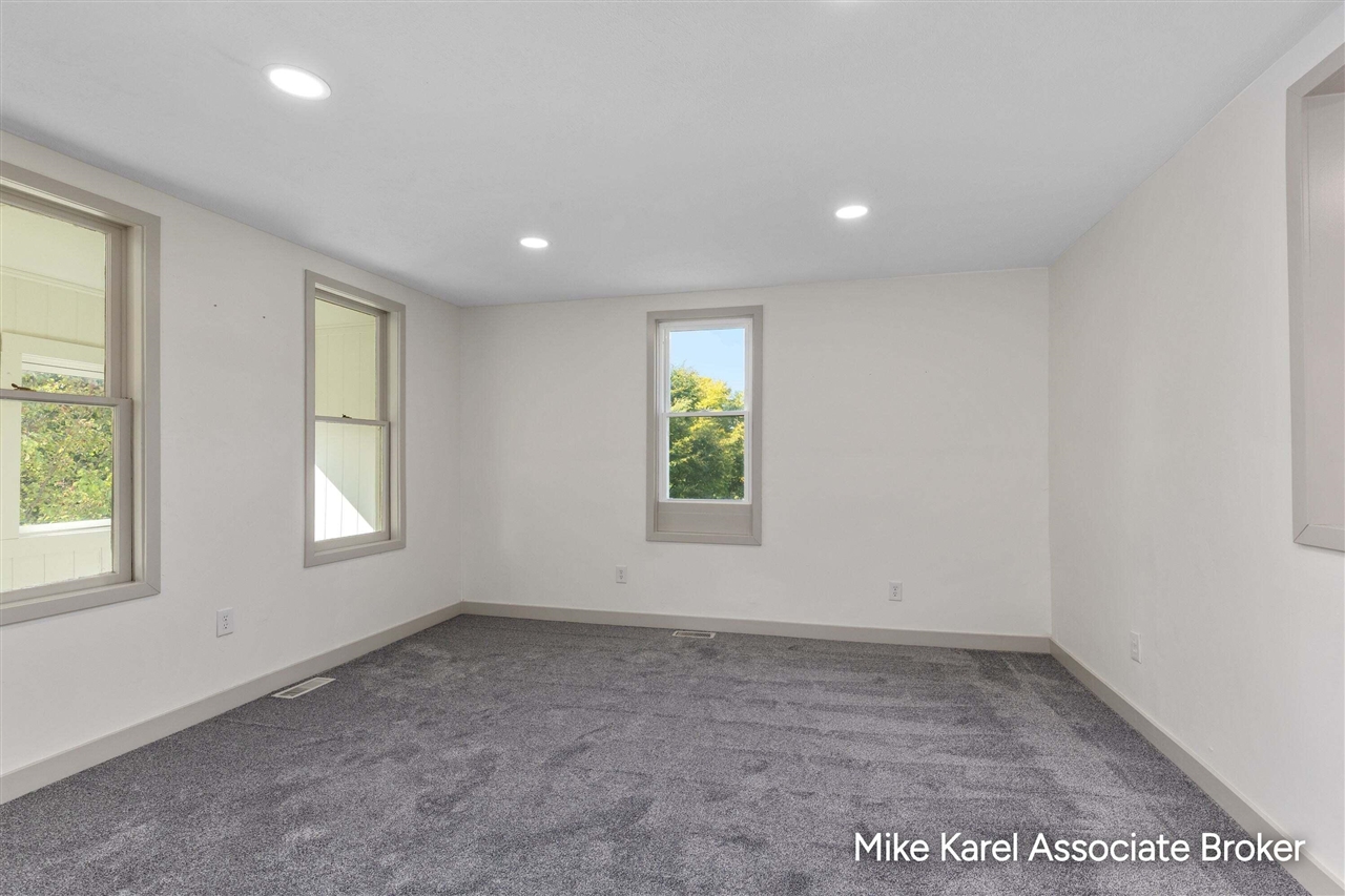 Photo 2 of Single family home for sale at 1101 Baxter St, Grand Rapids, MI 49506 | MLS# 70562679 | Listing updated on 2026-10-07