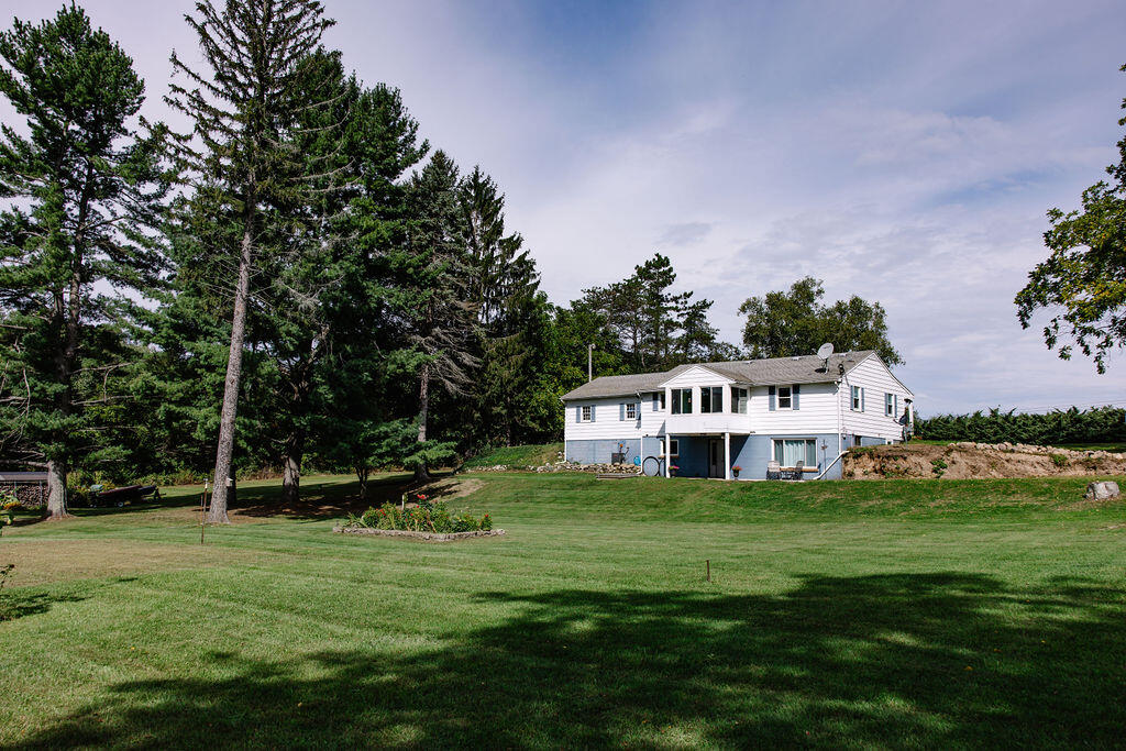 Photo 3 of Single family home for sale at 410 20 Mile Rd, Cedar Springs, MI 49319 | MLS# 70562683 | Listing updated on 2026-10-07