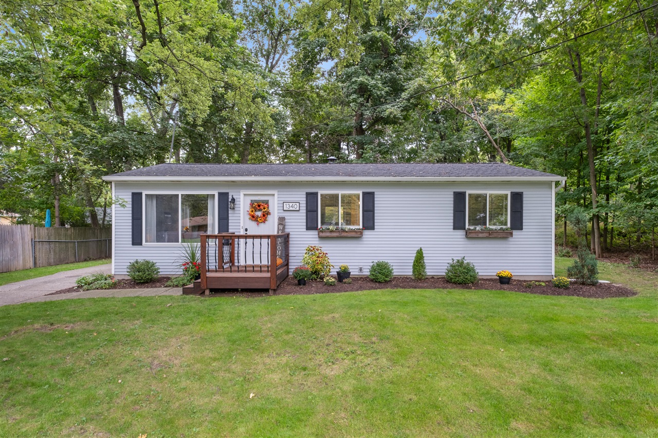 Photo 1 of Single family home for sale at 1340 Knapp St, Grand Rapids, MI 49505 | MLS# 70562736 | Listing updated on 2026-10-09