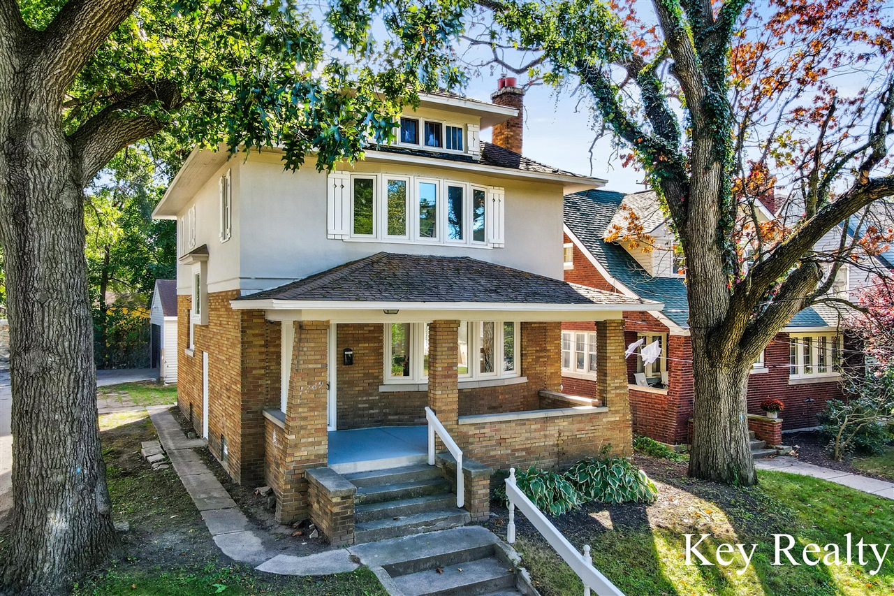 Photo 2 of Single family home for sale at 1242 Alexander St, Grand Rapids, MI 49506 | MLS# 70562753 | Listing updated on 2026-10-07