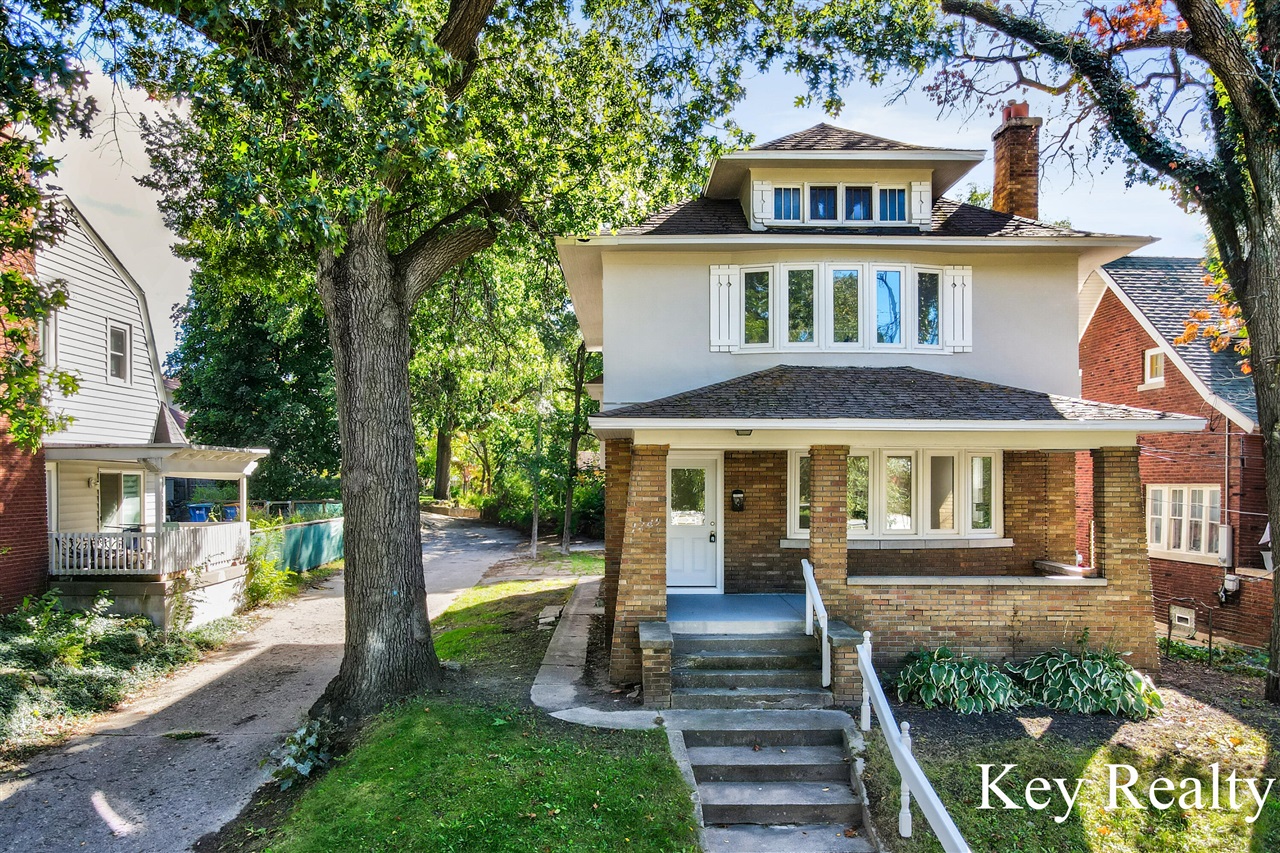 Photo 3 of Single family home for sale at 1242 Alexander St, Grand Rapids, MI 49506 | MLS# 70562753 | Listing updated on 2026-10-07