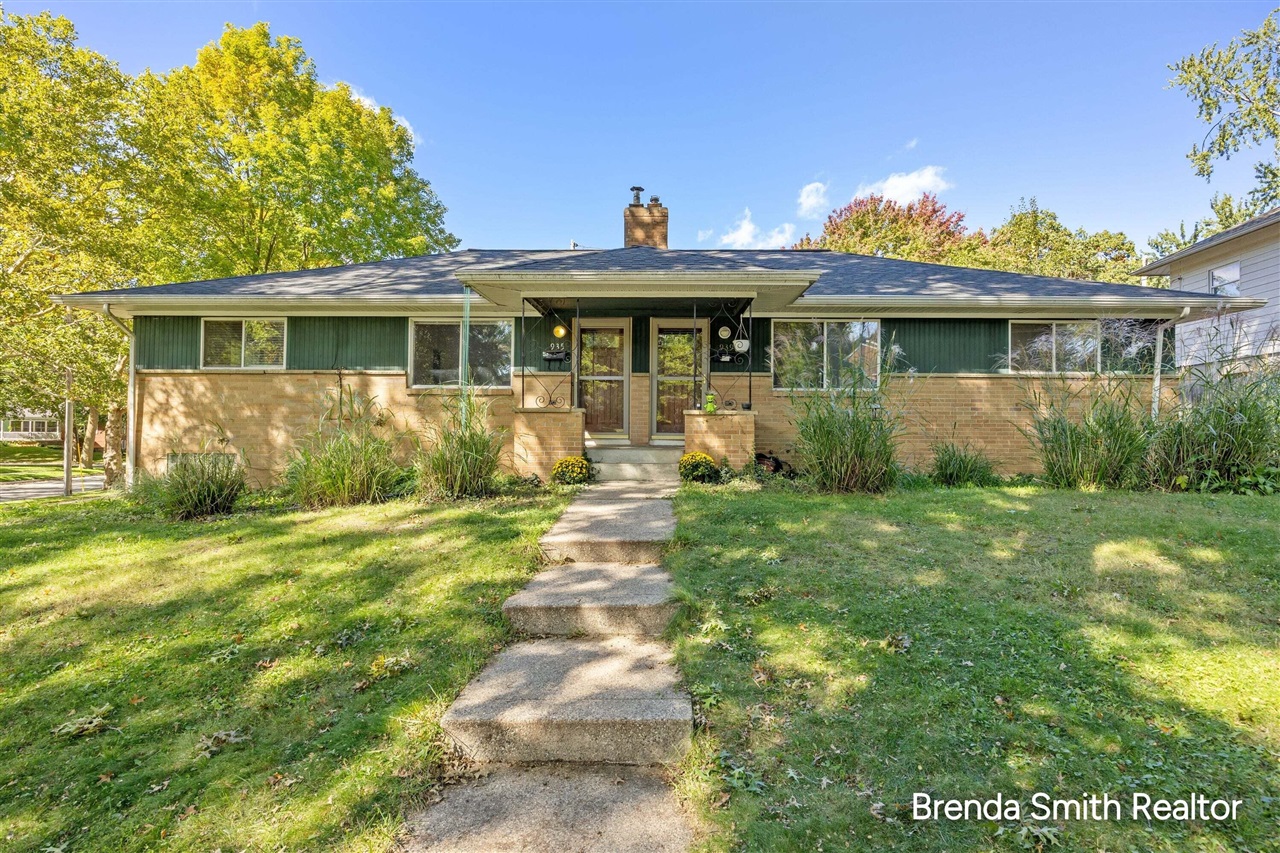 Photo 1 of Multi family home for sale at 935 Kentwood Dr, Grand Rapids, MI 49505 | MLS# 70562770 | Listing updated on 2026-10-07
