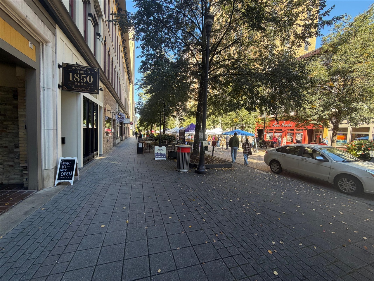 Photo 2 of Condo for sale at 49 Monroe Ctr St #8, Grand Rapids, MI 49503 | MLS# 70562870 | Listing updated on 2026-10-08