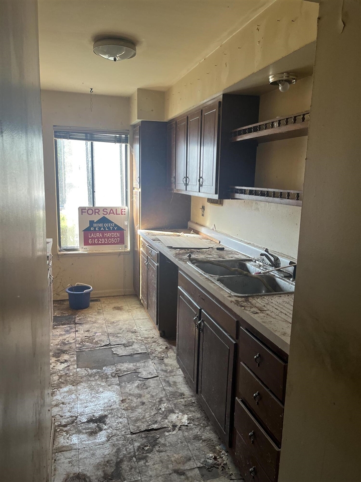 Photo 3 of Condo for sale at 4158 E Saxony Dr, Grand Rapids, MI 49508 | MLS# 70562901 | Listing updated on 2026-10-06