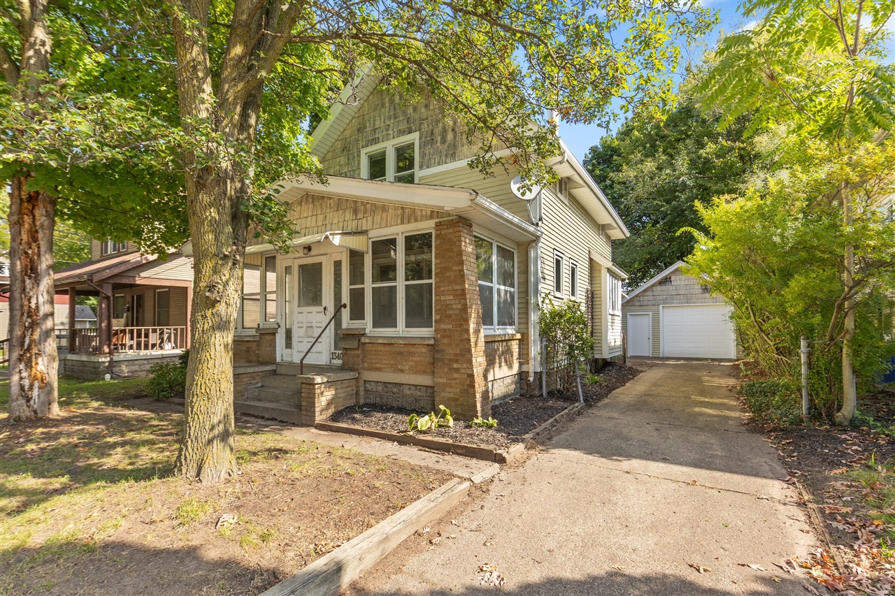 Single family home for sale at 1340 Eastern Ave, Grand Rapids, MI 49507 | MLS# 70563044