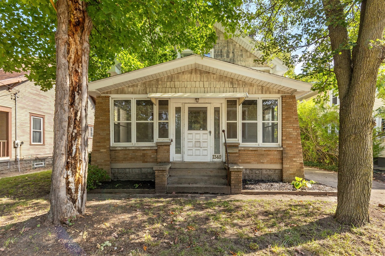 Photo 2 of Single family home for sale at 1340 Eastern Ave, Grand Rapids, MI 49507 | MLS# 70563044 | Listing updated on 2026-10-07