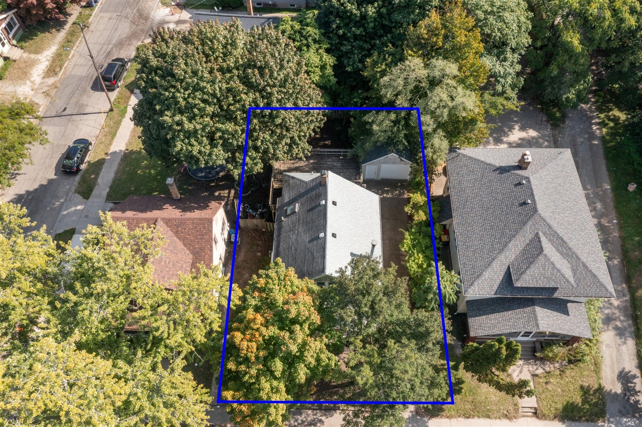 Photo 3 of Single family home for sale at 1340 Eastern Ave, Grand Rapids, MI 49507 | MLS# 70563044 | Listing updated on 2026-10-07