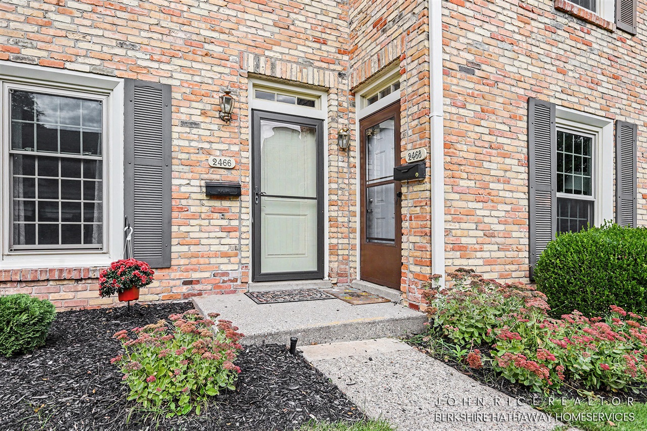 Photo 2 of Condo for sale at 2466 Abbington Dr, Grand Rapids, MI 49506 | MLS# 70563154 | Listing updated on 2026-10-07
