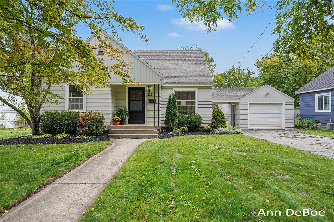 Single family home for sale at 824 Union Ave, Grand Rapids, MI 49503 | MLS# 70563191