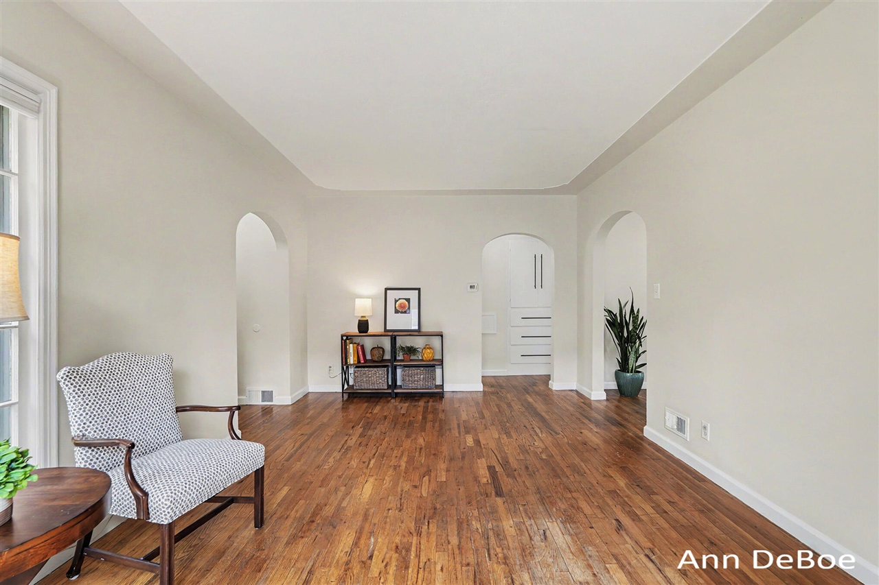 Photo 3 of Single family home for sale at 824 Union Ave, Grand Rapids, MI 49503 | MLS# 70563191 | Listing updated on 2026-10-08