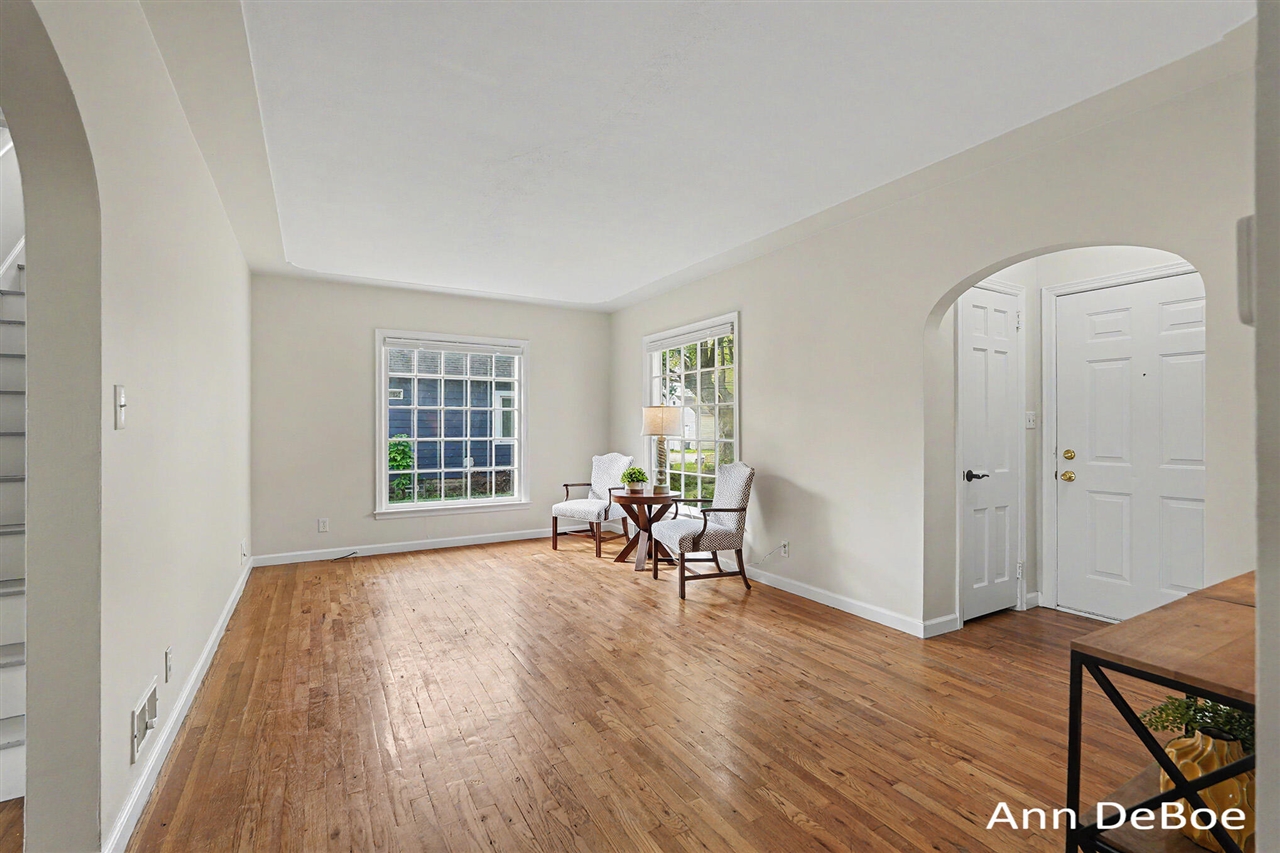Photo 4 of Single family home for sale at 824 Union Ave, Grand Rapids, MI 49503 | MLS# 70563191 | Listing updated on 2026-10-08