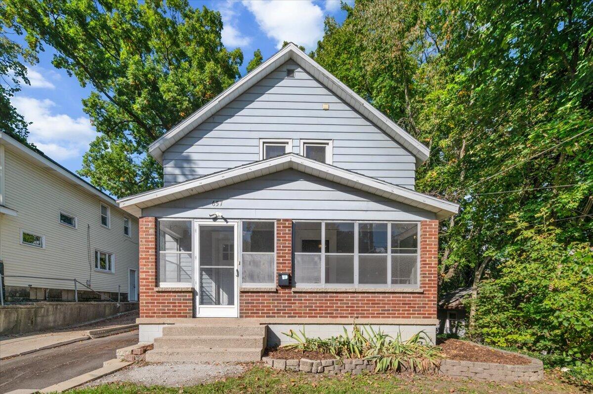 Photo 1 of Single family home for sale at 657 Lydia St, Grand Rapids, MI 49503 | MLS# 70563286 | Listing updated on 2026-10-08
