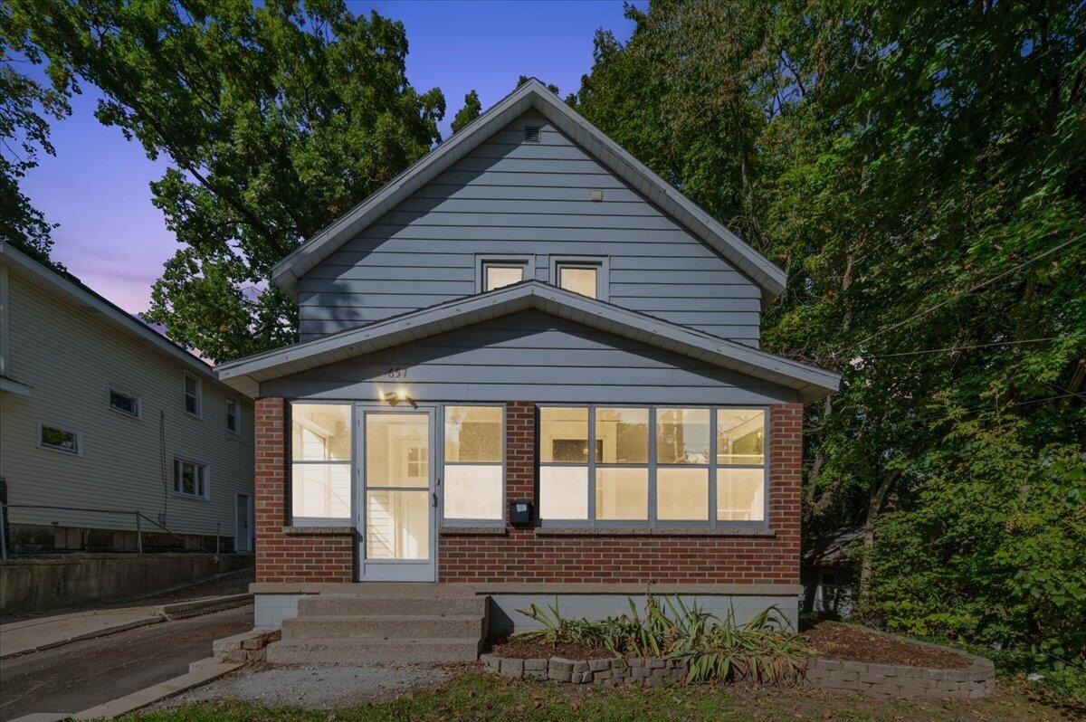 Photo 2 of Single family home for sale at 657 Lydia St, Grand Rapids, MI 49503 | MLS# 70563286 | Listing updated on 2026-10-08