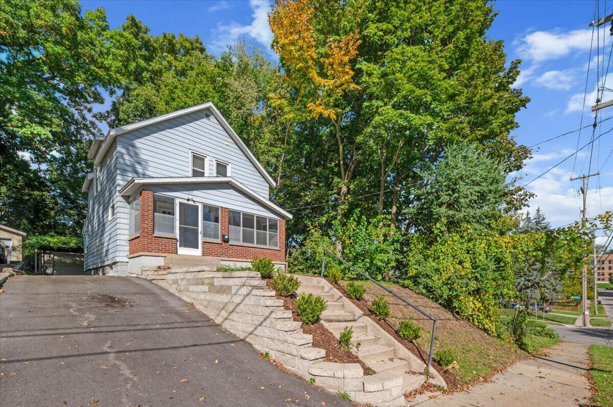 Photo 3 of Single family home for sale at 657 Lydia St, Grand Rapids, MI 49503 | MLS# 70563286 | Listing updated on 2026-10-08