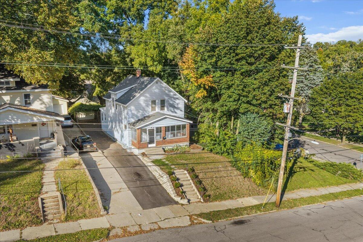 Photo 4 of Single family home for sale at 657 Lydia St, Grand Rapids, MI 49503 | MLS# 70563286 | Listing updated on 2026-10-08
