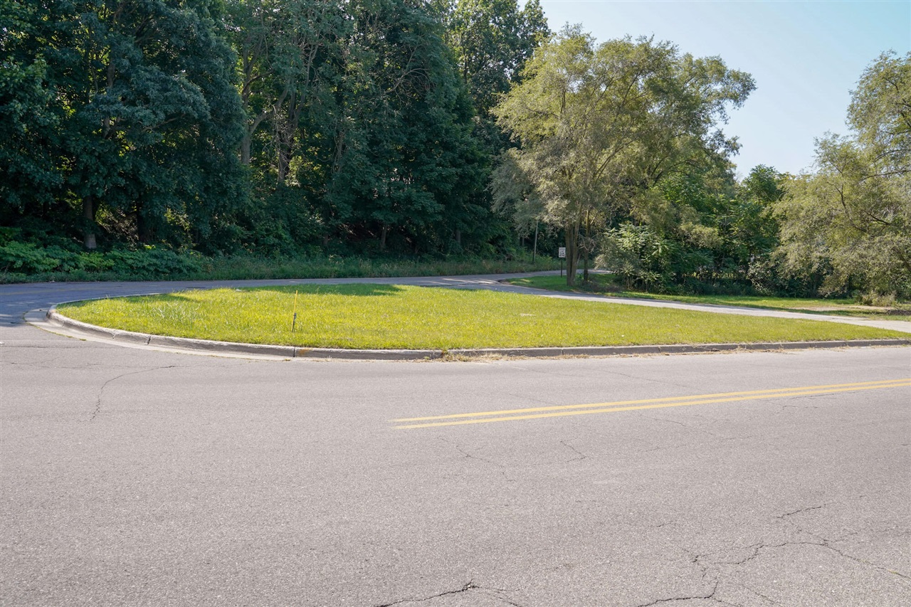 Photo 1 of Land for sale at 300 W Empire Ave, Benton Harbor, MI 49022 | MLS# 70564248 | Listing updated on 2026-10-14