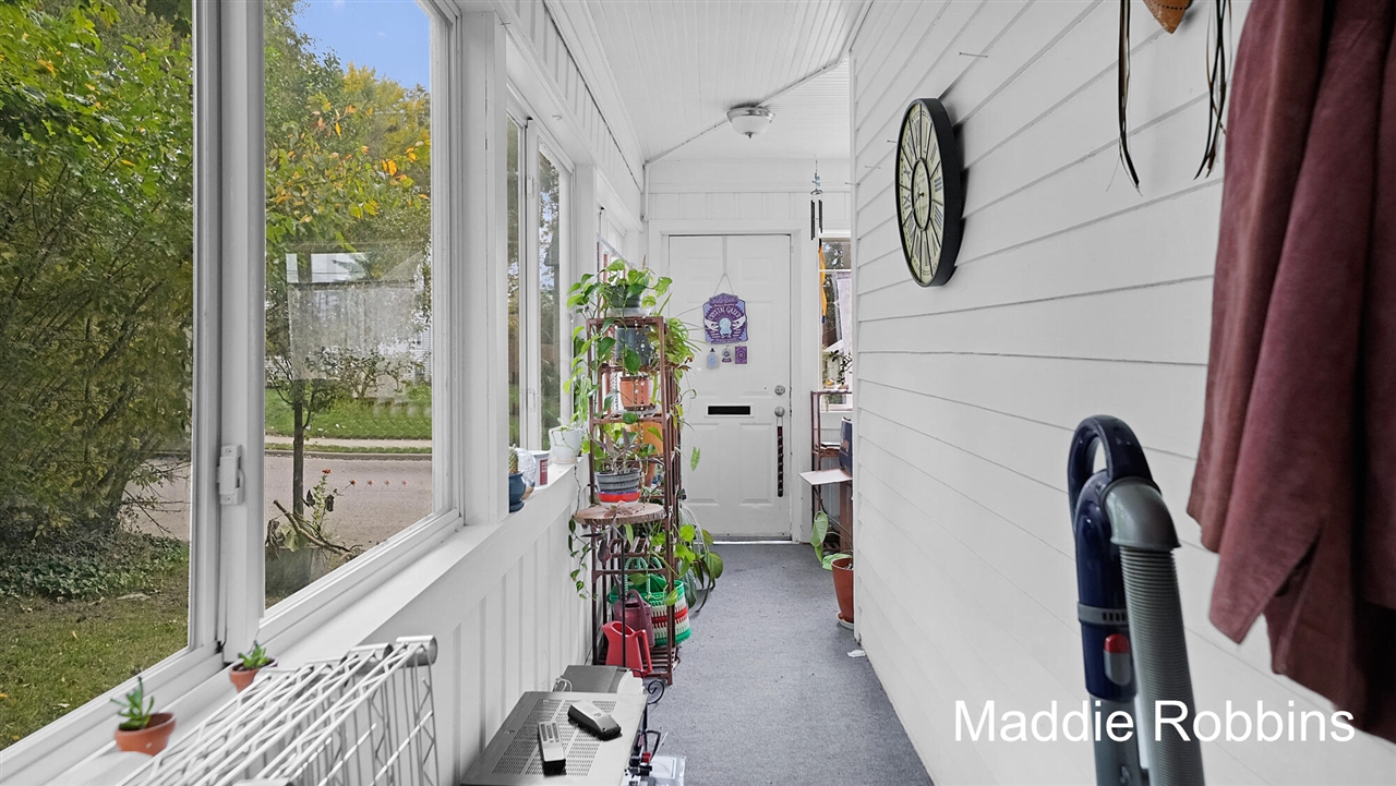 Photo 3 of Single family home for sale at 41 Grove St, Grand Rapids, MI 49505 | MLS# 70564605 | Listing updated on 2026-10-16